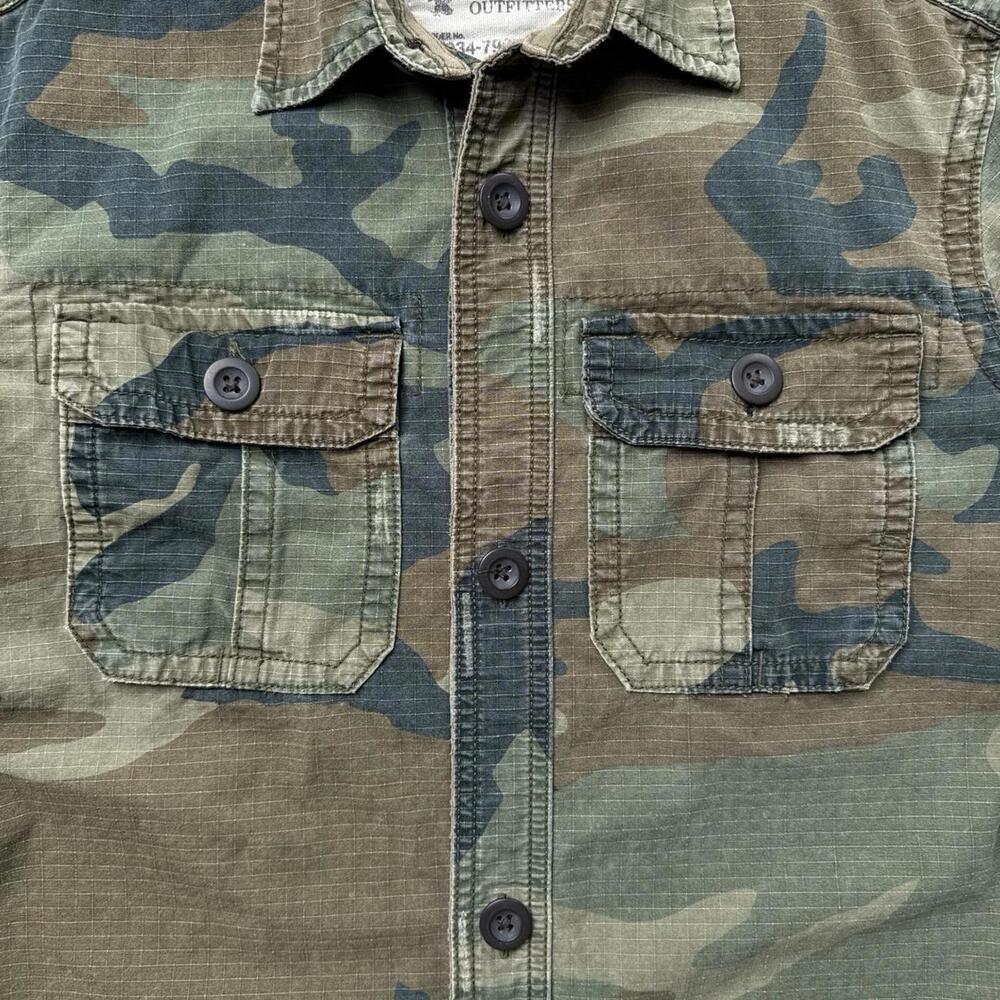 Y2K American Eagle Camo 00s Button Up Shirt - Picture 5 of 7